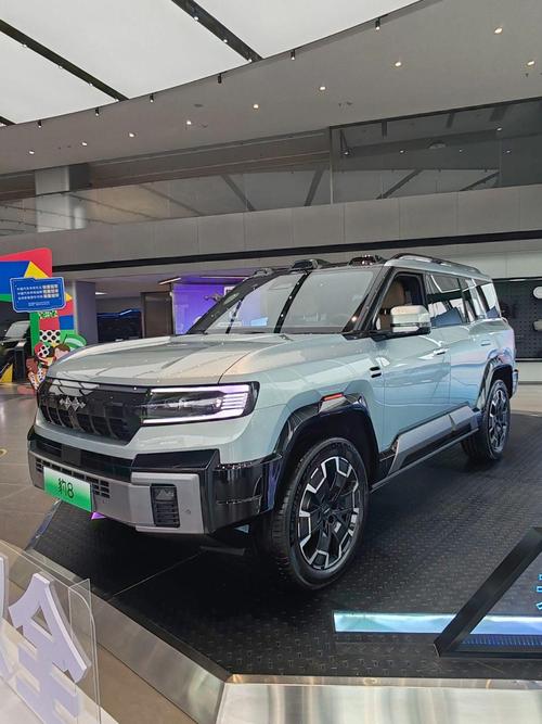 成都96比亚迪方程豹硬派越野的爆款，英菲尼迪35周年与你共成长